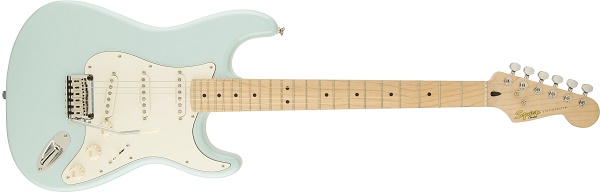 Deluxe Stratocaster® Maple Fingerboard, Daphne Blue