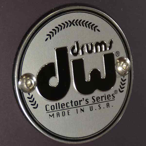 DW COLLECTOR\'S SERIES BADGE